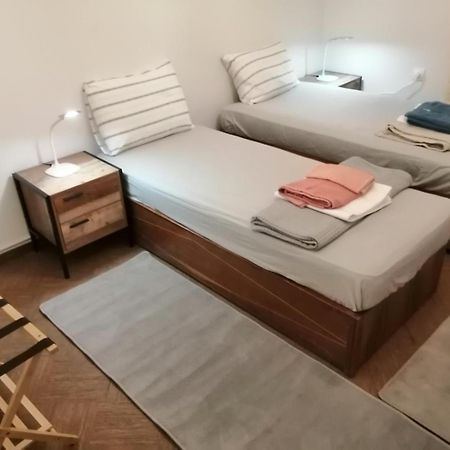 Appartamento Ανακαινισμένο 8 Λεπτά Από Το Μετρό. Atene Esterno foto